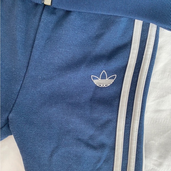 Adidas tracksuit 12-18m - Picture 4 of 10
